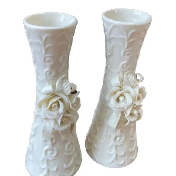 Vintage K’s Collection ornate cream ceramic vases. Set of 2. floral design. - Picture 1 of 9